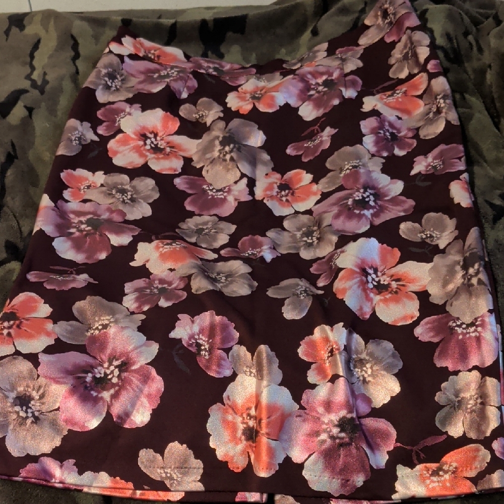 Retrolicious Floral Pencil Skirt - Purple and Pink
